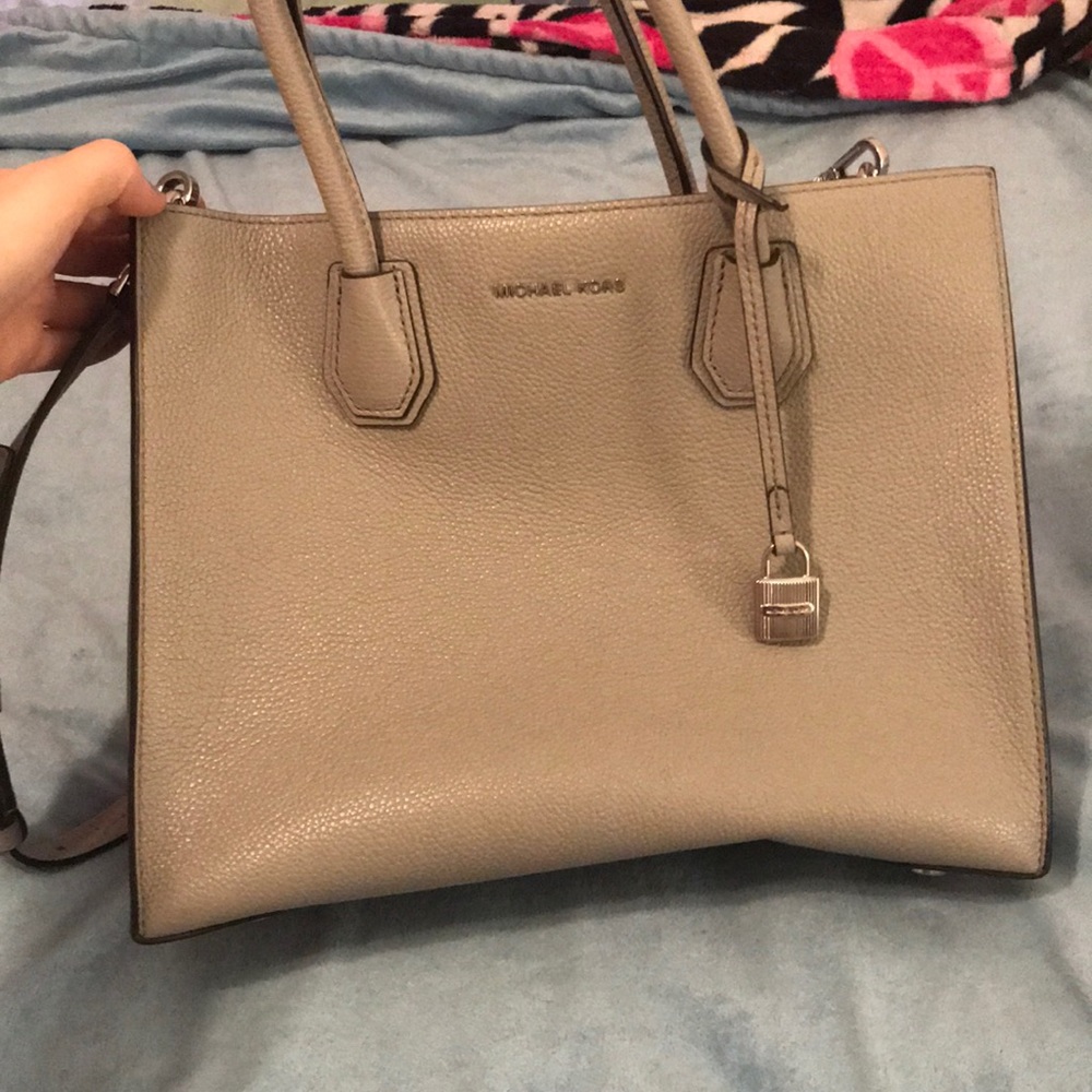 Michael Kors light grey purse!